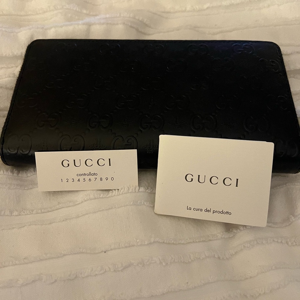 Authentic Gucci  GG Guccissima Black Zippy Large Organizer Wallet - Bee (Rare)